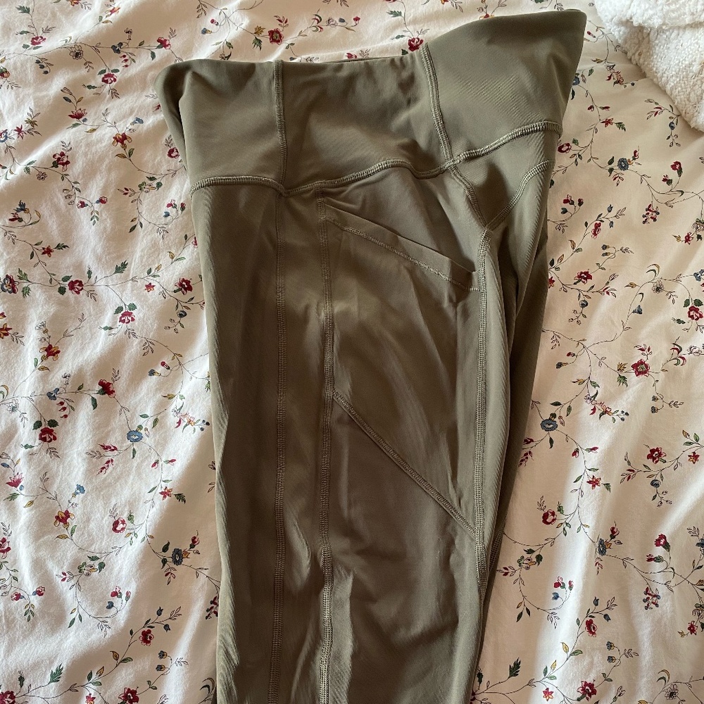 Lululemon All the Right places Crop leggings (8)